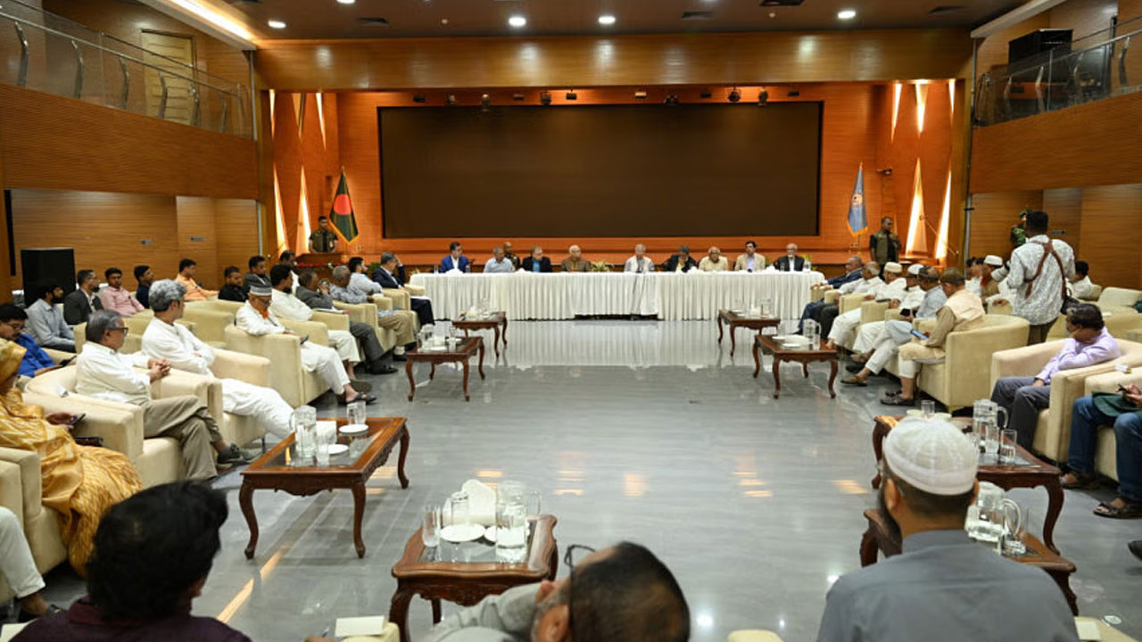 আবারও রাজনৈতিক দলগুলোর সঙ্গে বৈঠকে বসবে ঐকমত্য কমিশন